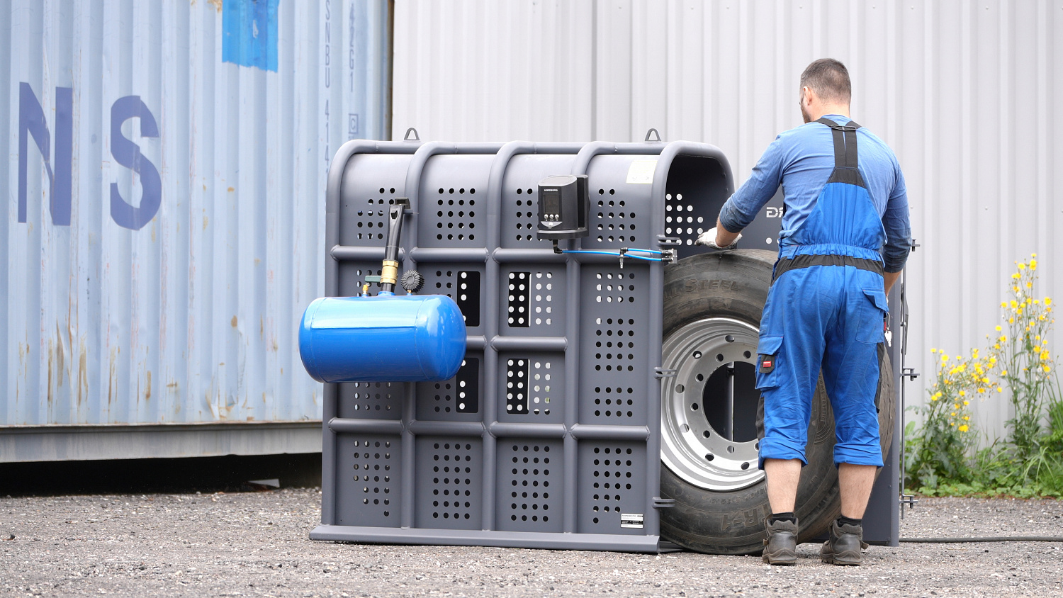 Клеть для накачки грузовых колес 46TC12